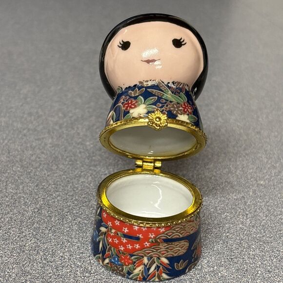 Vintage Trinket Box Asian Girls Japanese Doll Porcelain Hinged Kimono Design - Picture 4 of 9